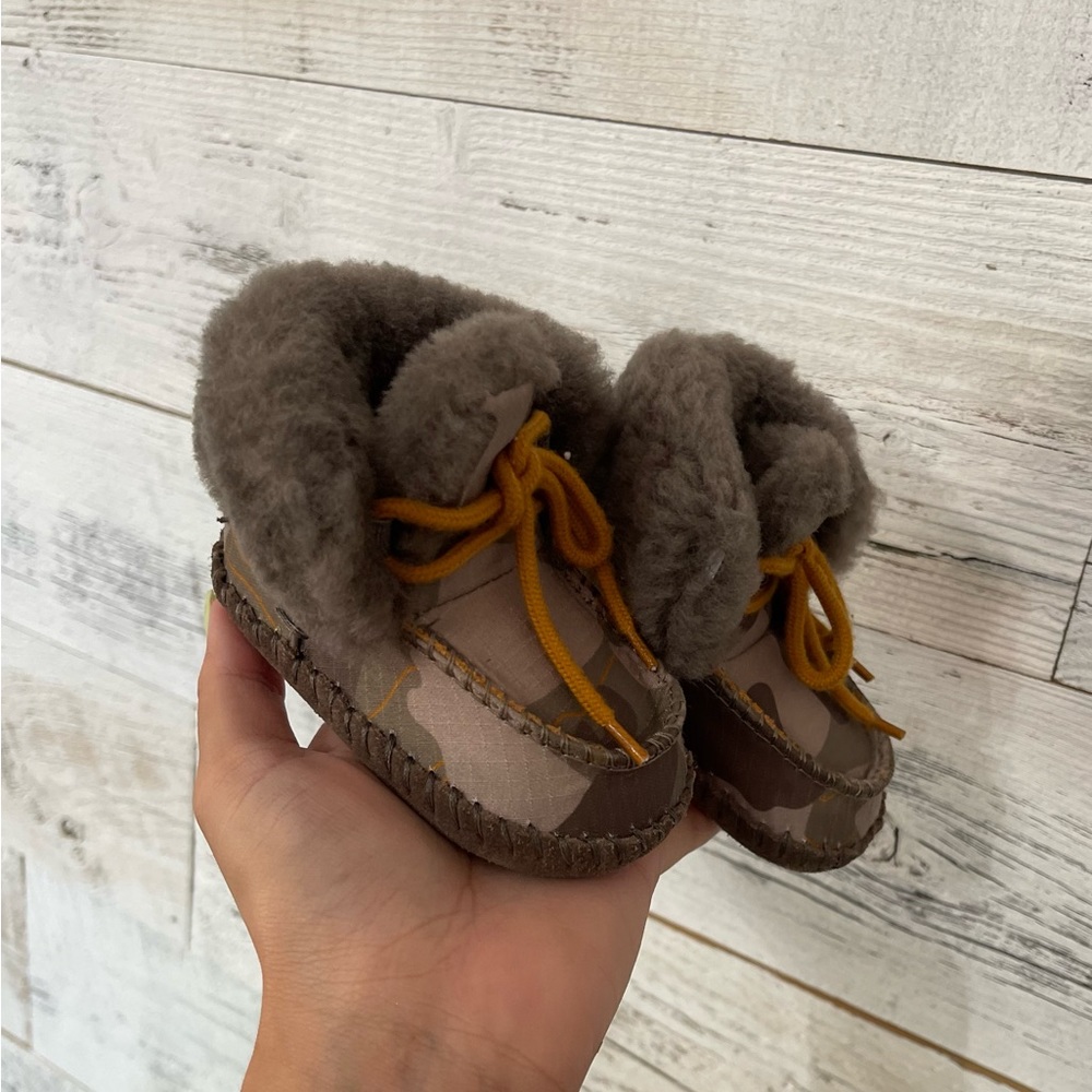 Infant camo uggs